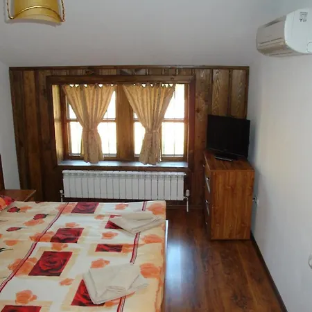 沃瓦斯基生态大厦酒店