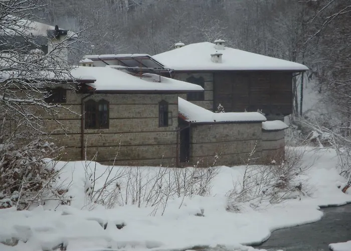 Voevodski Eco Complex Katunishte